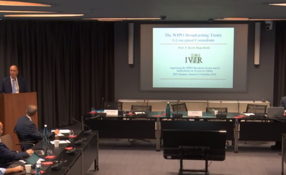 Prof Hugenholtz at a lectern, addressing a group of people at the seminar in Geneva. 